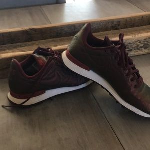 Nike Internationalist